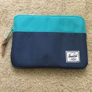 Herschel tablet/iPad mini sleeve